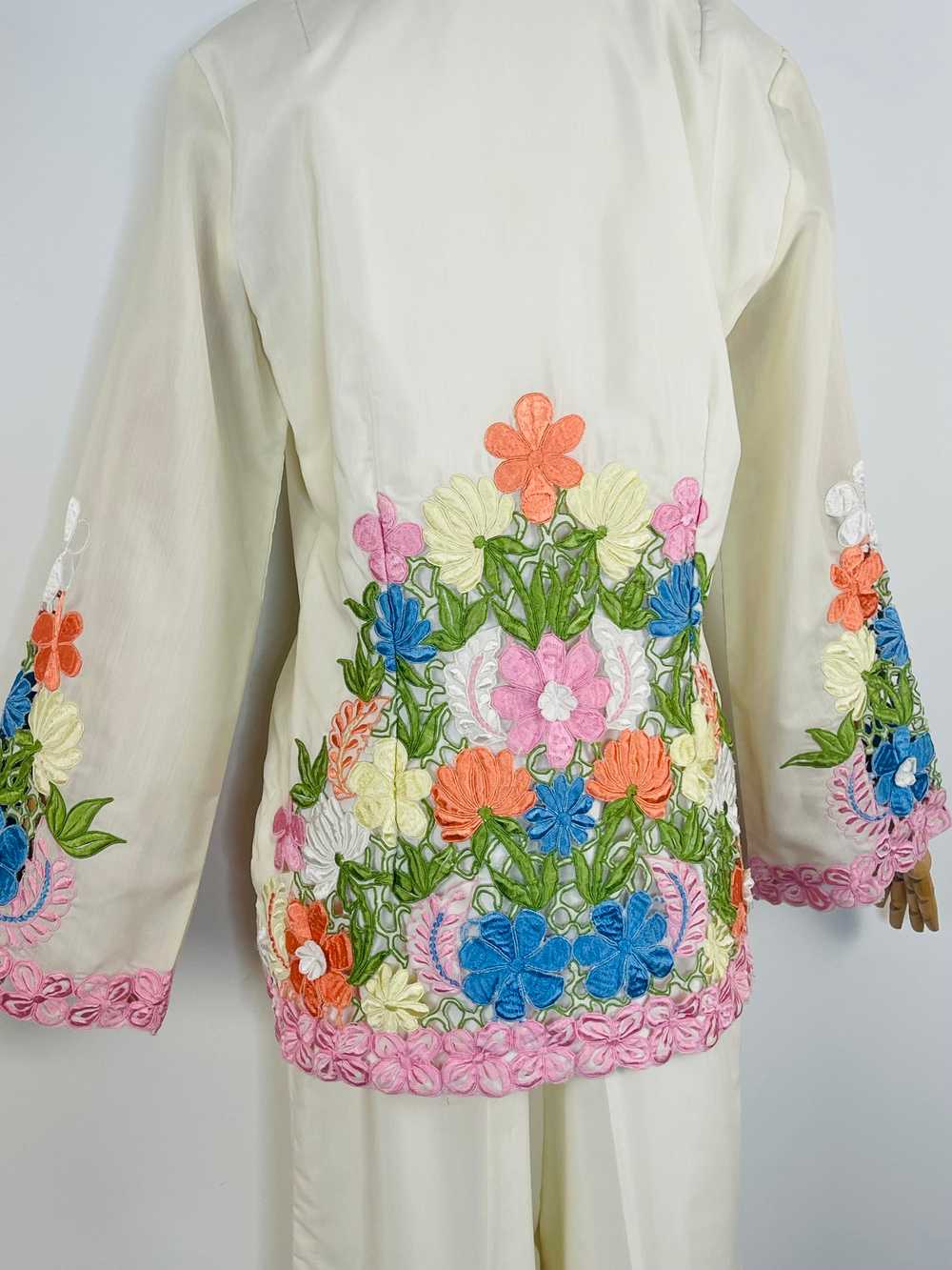 1970s floral embroidered matching ensemble - image 8