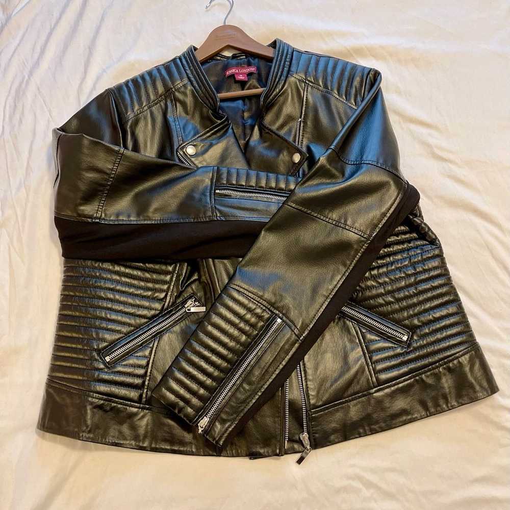 Women’s moto leather jacket - Size 20 - image 7