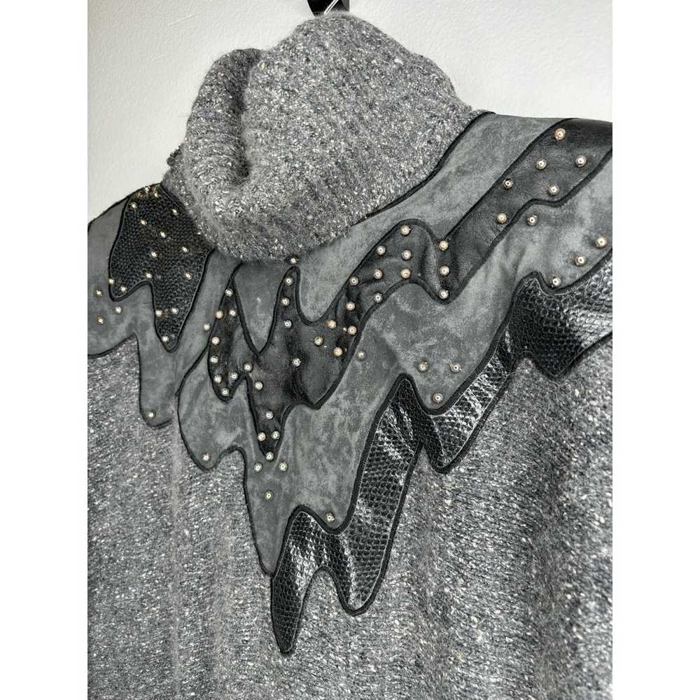 Gray vintage 80s sweater with suede leather beadi… - image 3