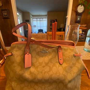 Ladies Handbag  Large  Coach - image 1