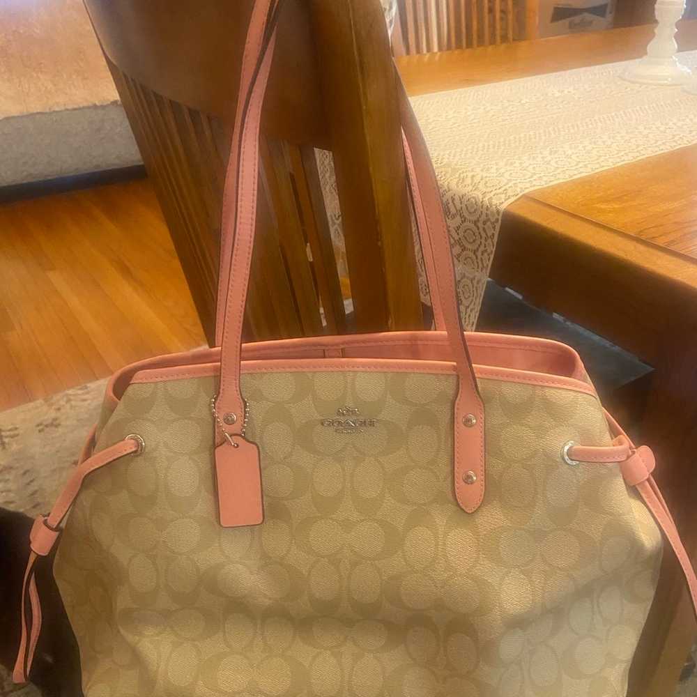 Ladies Handbag  Large  Coach - image 2