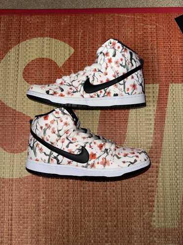 Nike Nike SB Cherry Blossom Dunk High
