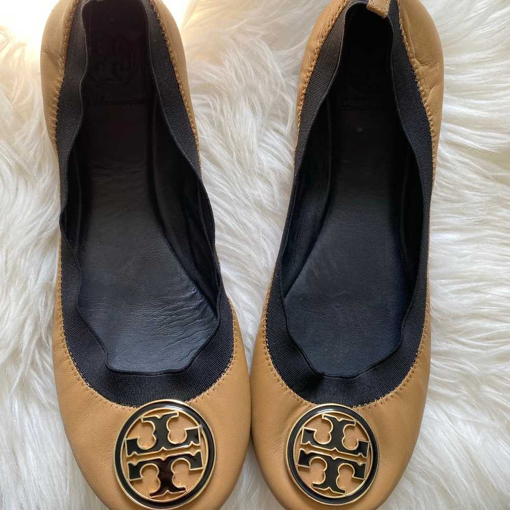 tory burch Caroline Beige/black  ballet flats Lea… - image 1