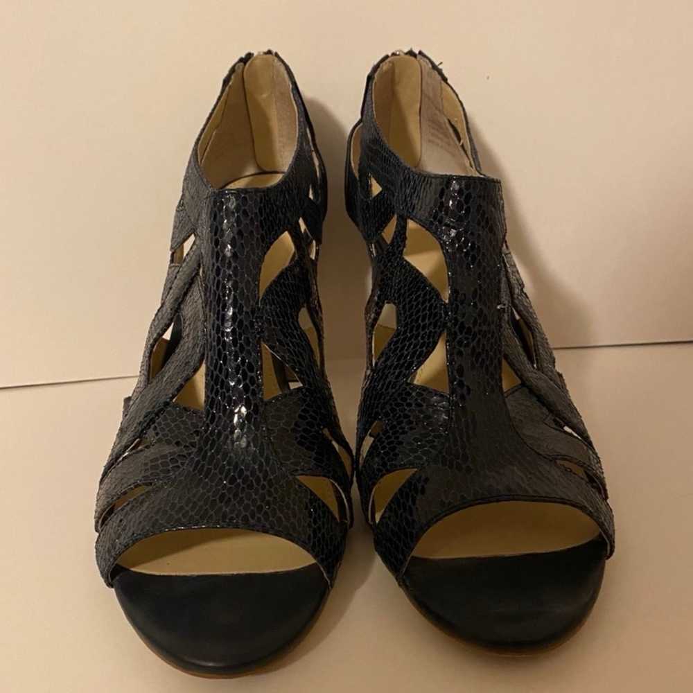 CALVIN KLEIN snakeskin print cut out navy heels s… - image 2