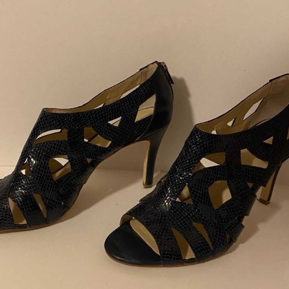 CALVIN KLEIN snakeskin print cut out navy heels s… - image 3
