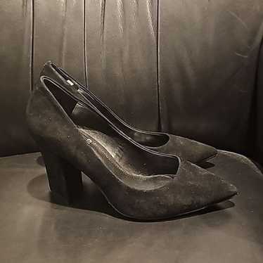 VINCE CAMUTO "Candera" Black Suede Chunky Heels - 