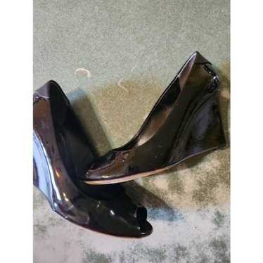 Gucci Black Round Toe Patent Leather Wedges - Size