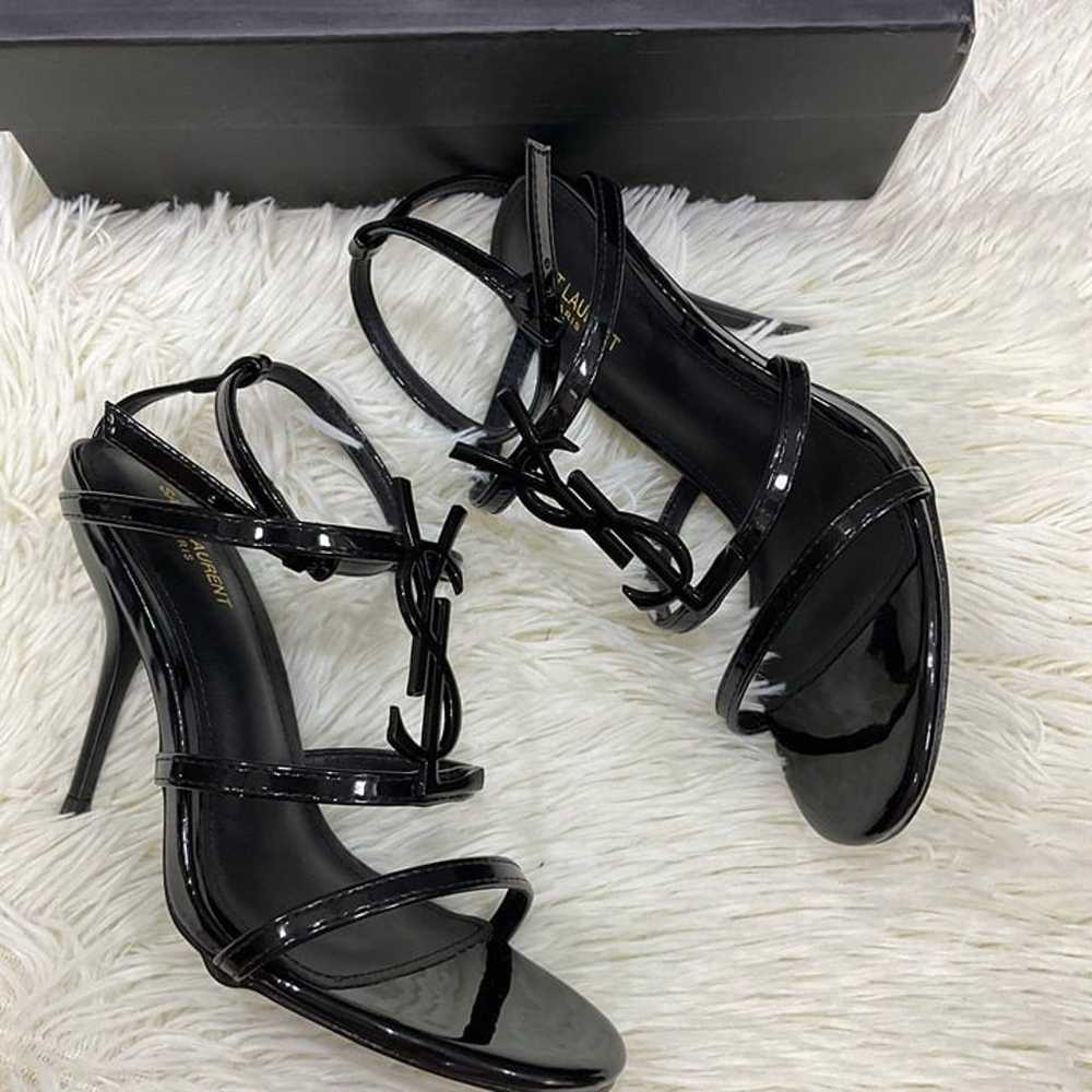 Black high heels - image 4