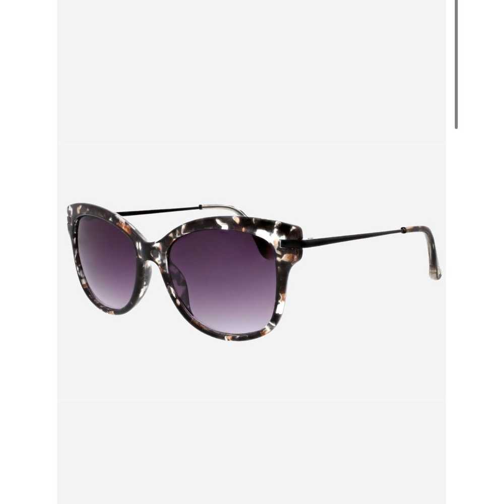 Oscar De La Renta Sunglasses - image 3