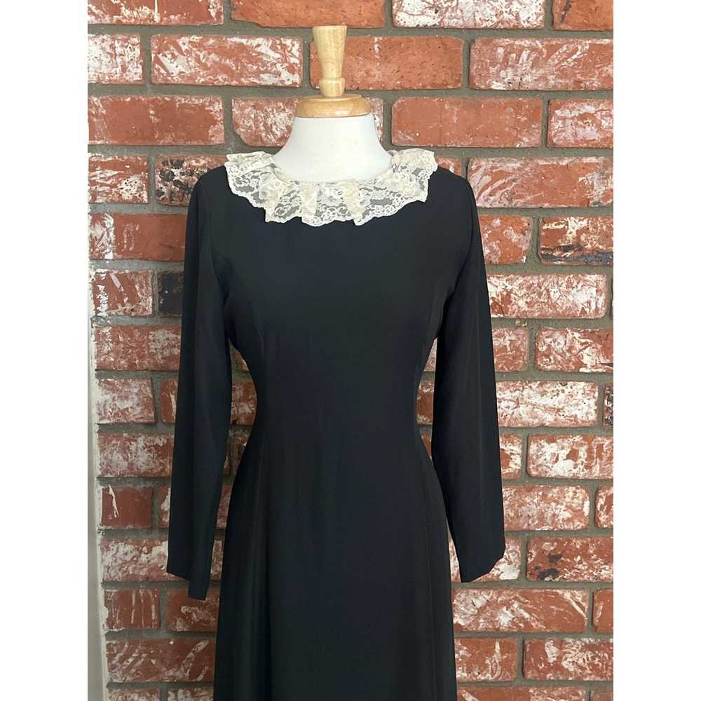 Black vintage dress with lace collar - image 2