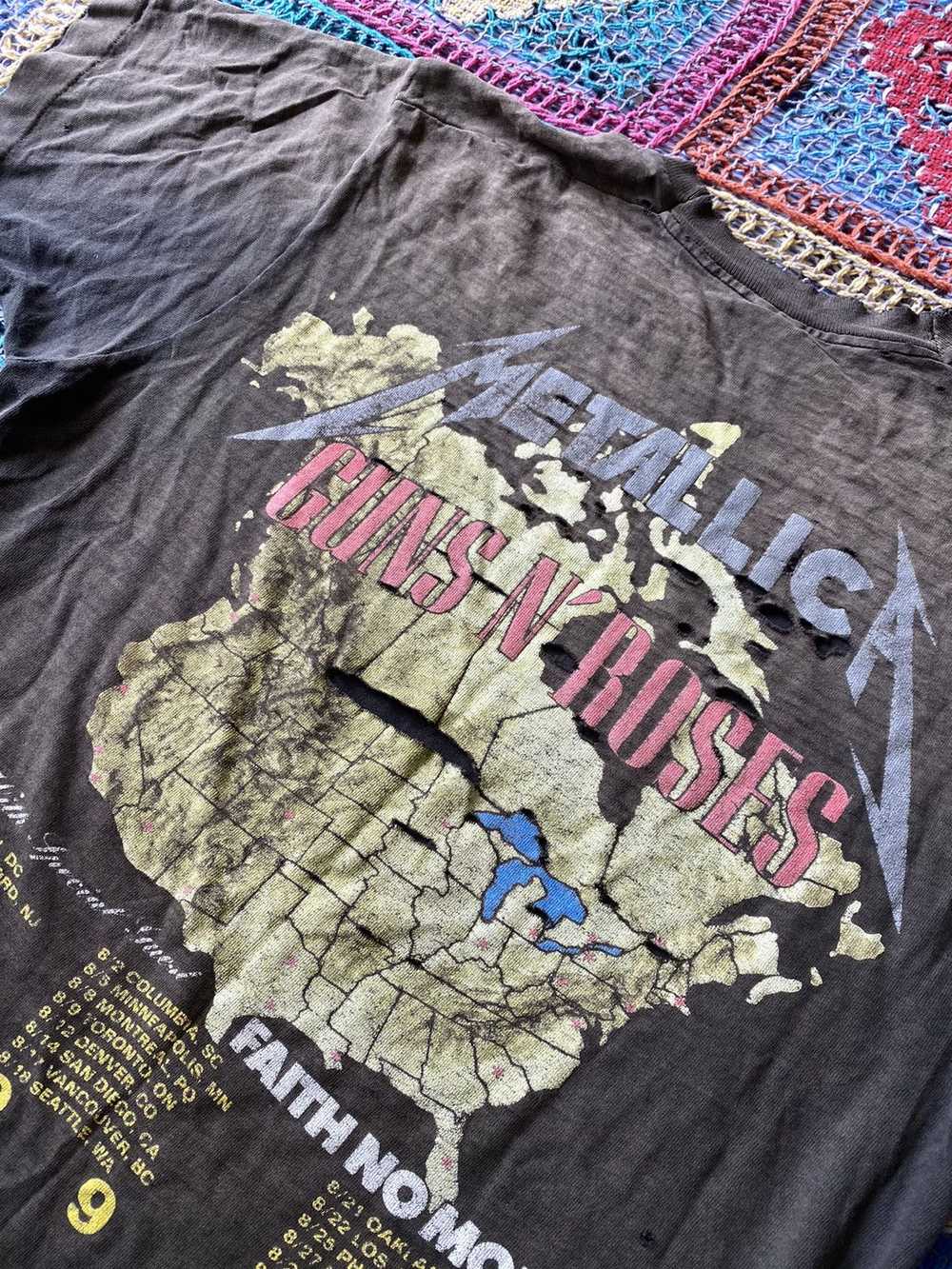 Metallica × Vintage Distressed GNR Metallica Tour… - image 2