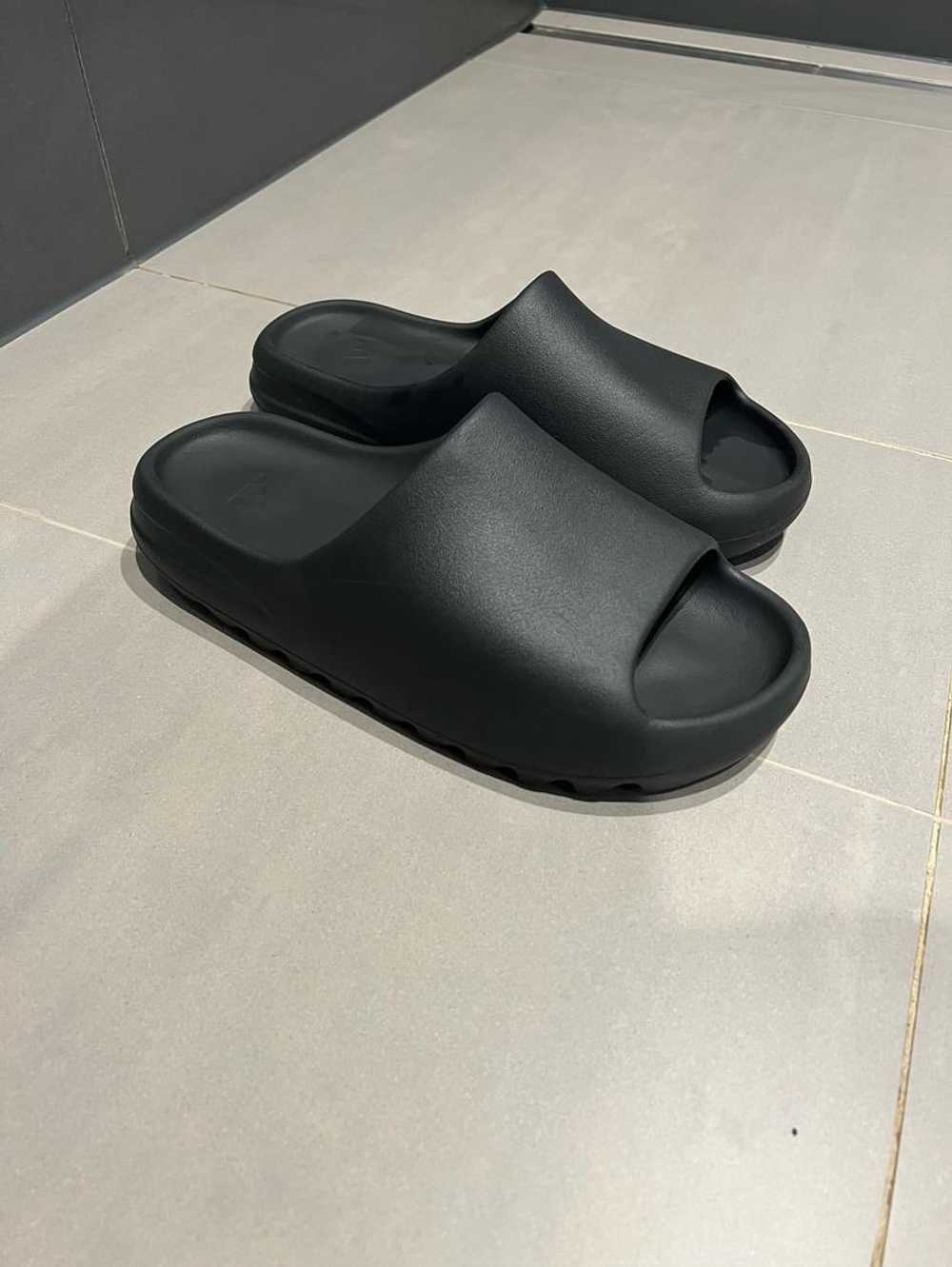 Adidas Yeezy Slide ONYX - image 1