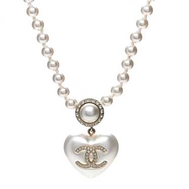 CHANEL Pearl Crystal CC Heart Short Necklace Pearl