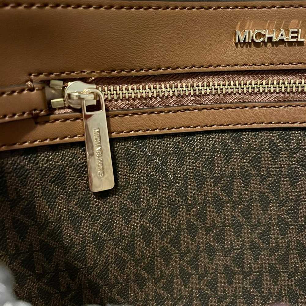 Michael Kors Leather tote - image 10