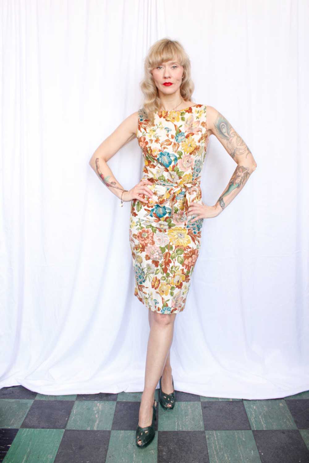 1950s Floral Linen Sheath Dress - Small - image 2