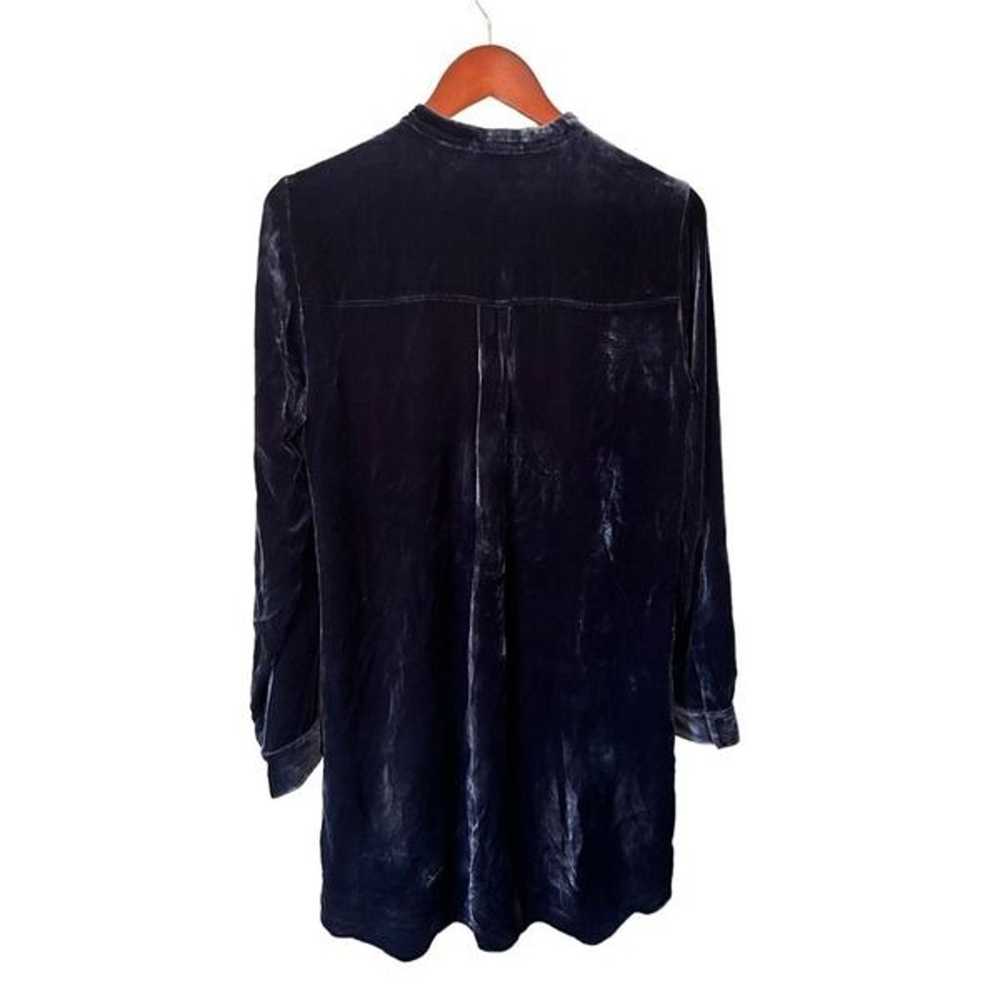 Eileen Fisher Royal Blue Crushed Velvet Button Up… - image 7