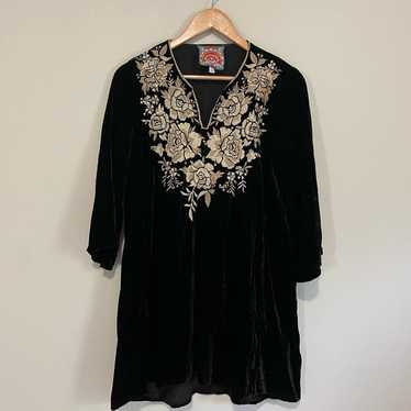 Like New Johnny Was Velvet Floral Embroidered Tuni