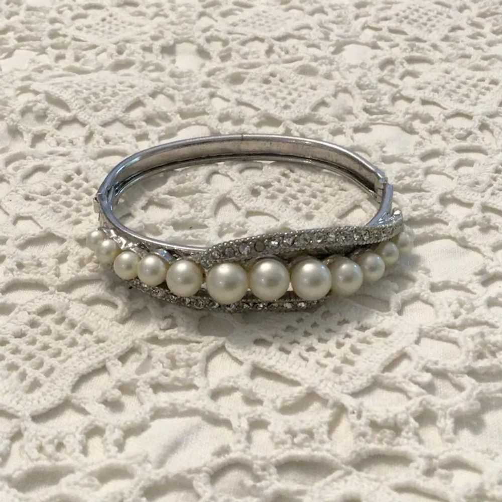 Silver Tone Faux Pearl Clear Rhinestone Hinged Ba… - image 2