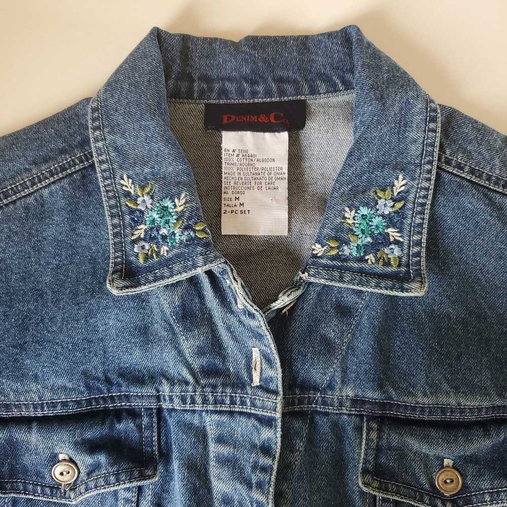 Vintage Denim & Co Denim Jacket w/ Embroidered Fl… - image 3