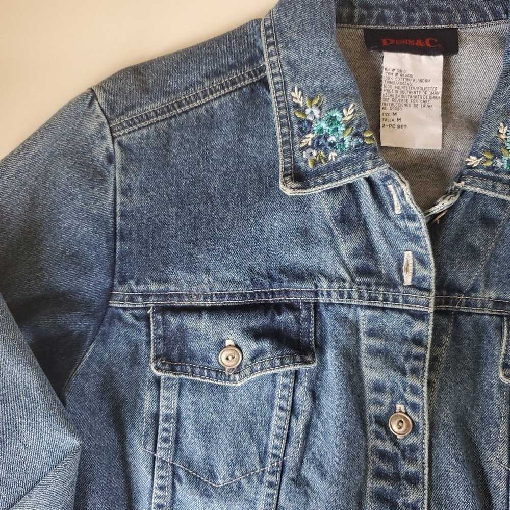 Vintage Denim & Co Denim Jacket w/ Embroidered Fl… - image 4