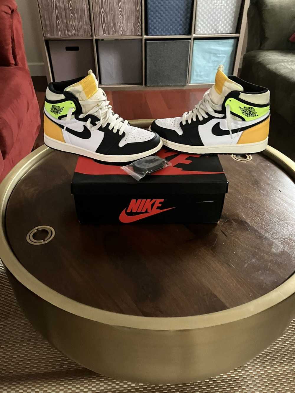 Jordan Brand Nike Air Jordan 1 Retro High OG Volt… - image 3