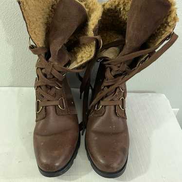 Sorel Emelie lace up boots size 9