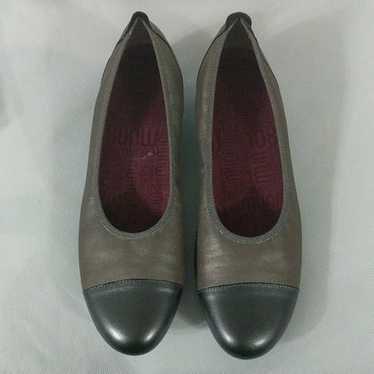 Munro Henlee Taupe Pewter Shimmer 10.5