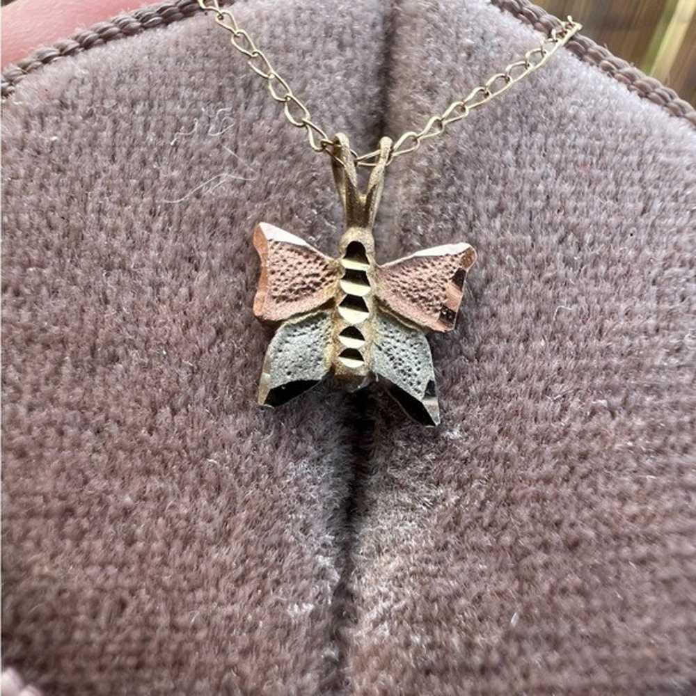 Vintage solid 14k gold butterfly necklace! - image 10