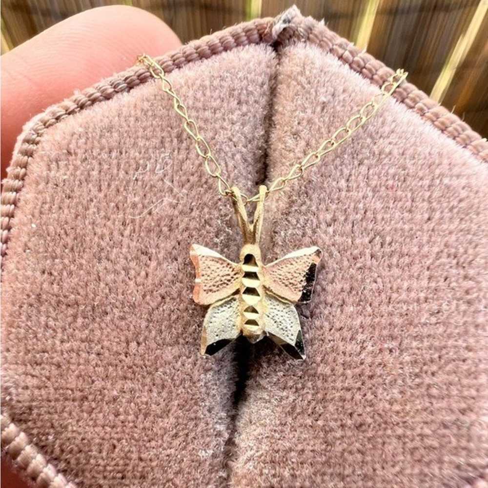 Vintage solid 14k gold butterfly necklace! - image 2