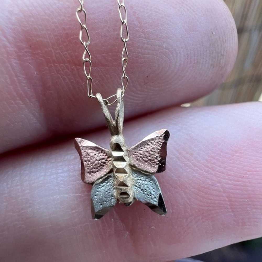 Vintage solid 14k gold butterfly necklace! - image 6