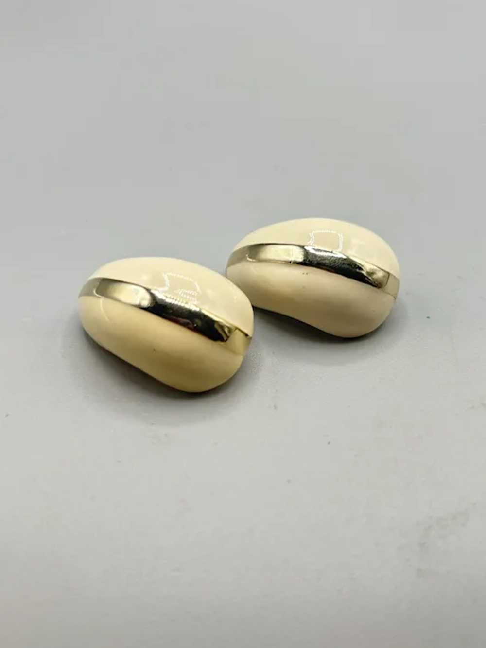 Big Chunky 80s 90s Clip On Earrings Beige Enamel … - image 3