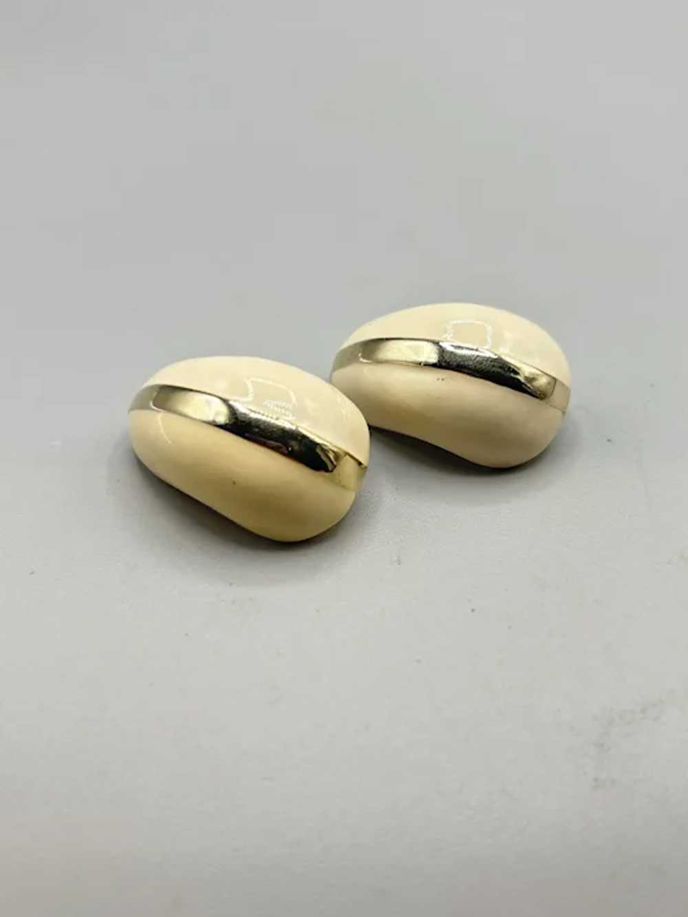 Big Chunky 80s 90s Clip On Earrings Beige Enamel … - image 4