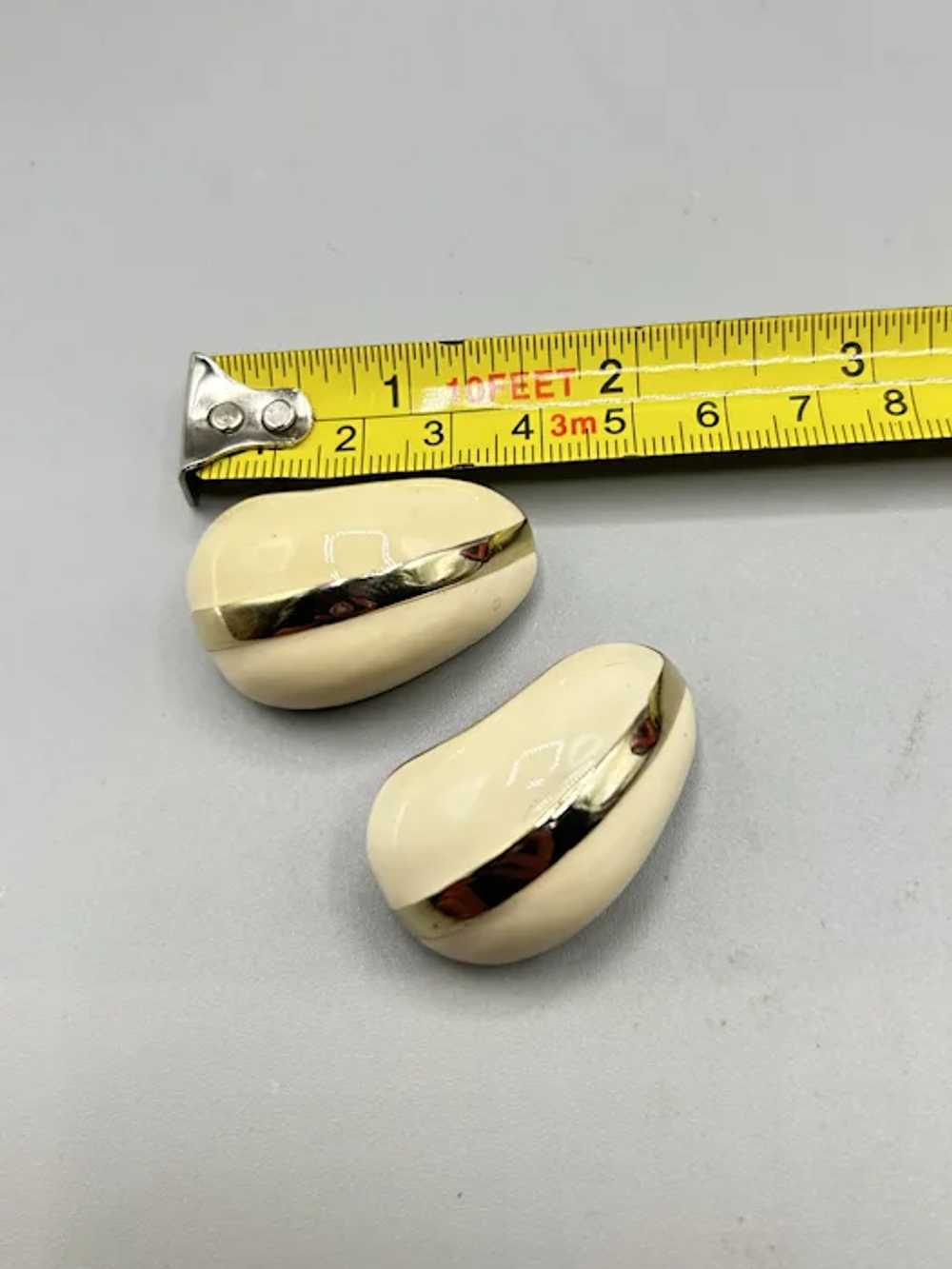 Big Chunky 80s 90s Clip On Earrings Beige Enamel … - image 8