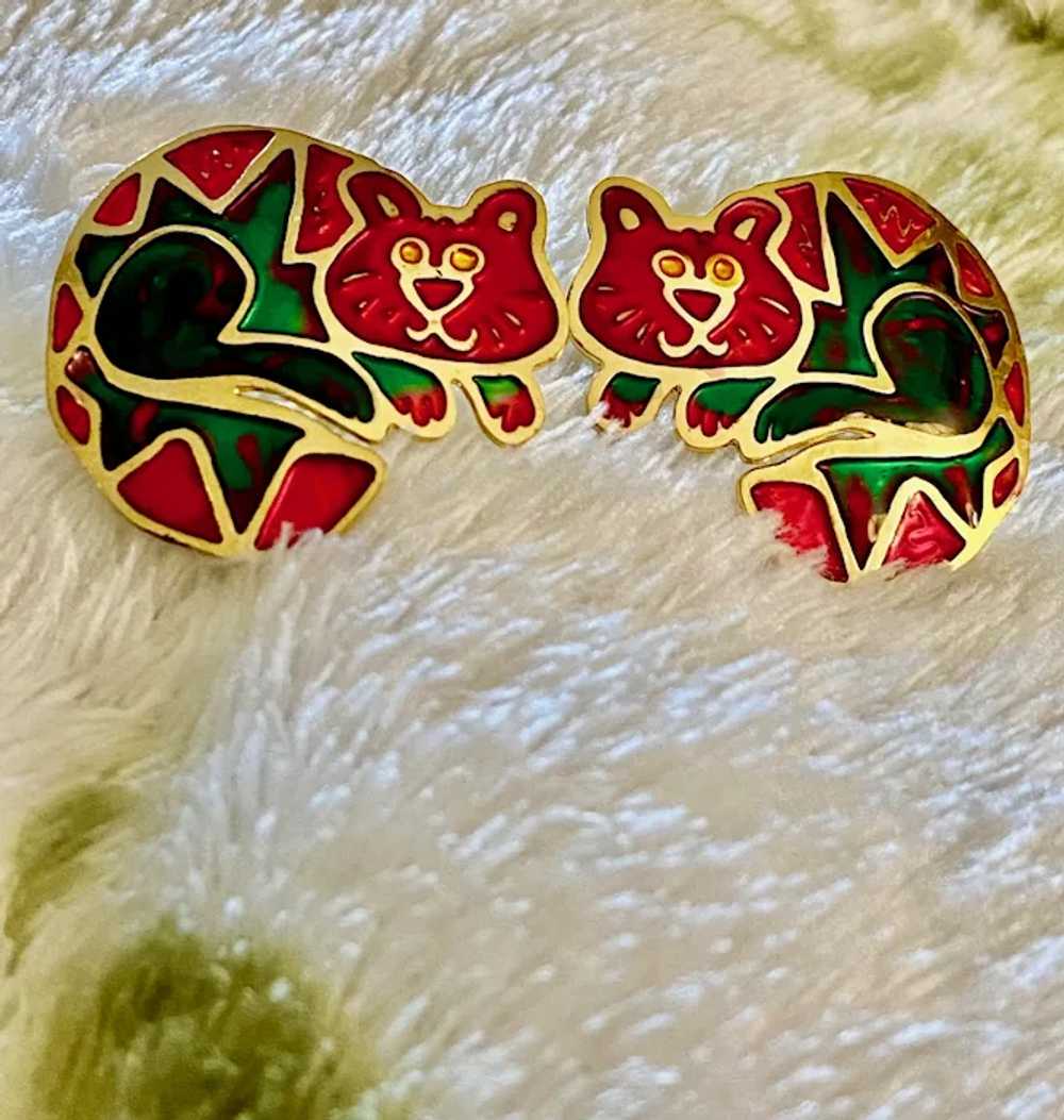 Vintage Red & Green Enameled Cozy Cat Pierced Ear… - image 2