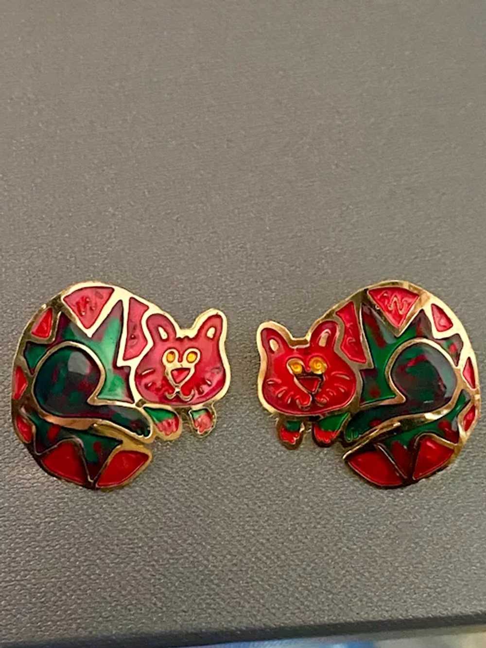 Vintage Red & Green Enameled Cozy Cat Pierced Ear… - image 5