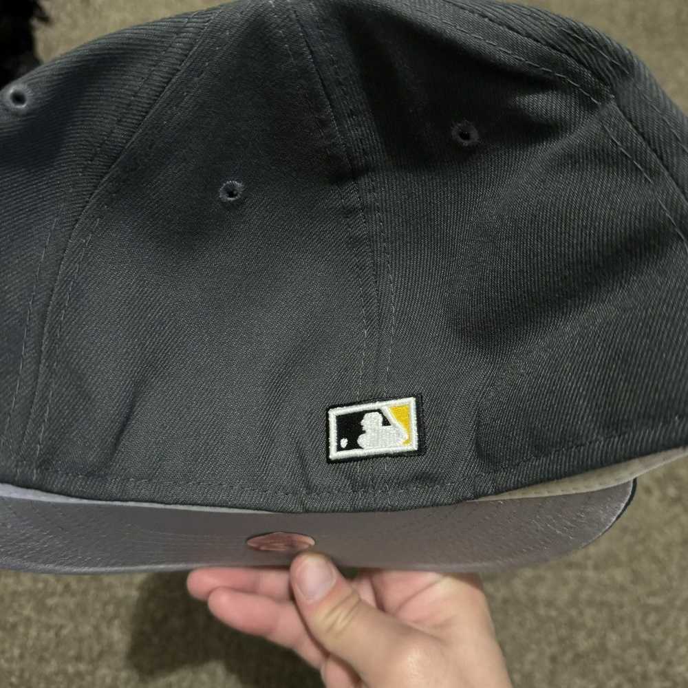 New Era Pittsburgh Pirates Hat 7 3/8 - image 4