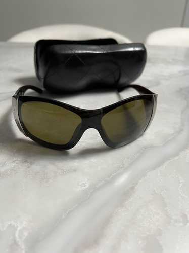 Chanel sunglass side - Gem