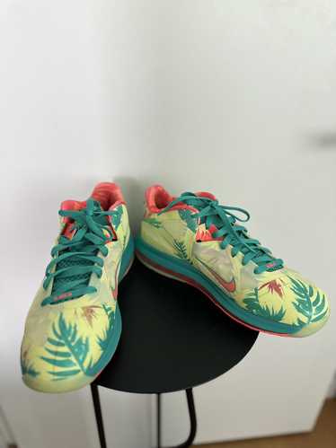 Nike Nike Mens LeBron IX Low Basketball Shoes
