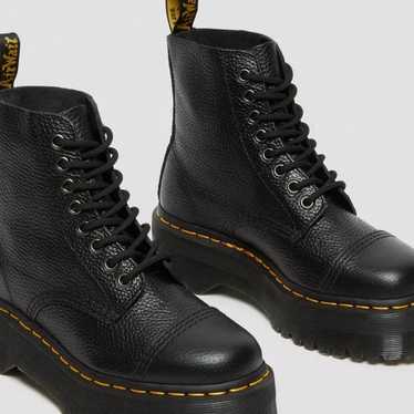 Dr. Martens Sinclair Distressed Patent Leather Pla