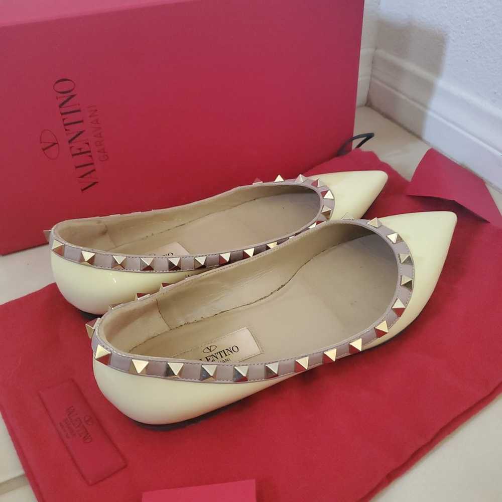 Valentino Garavani Rockstud Flats - image 5