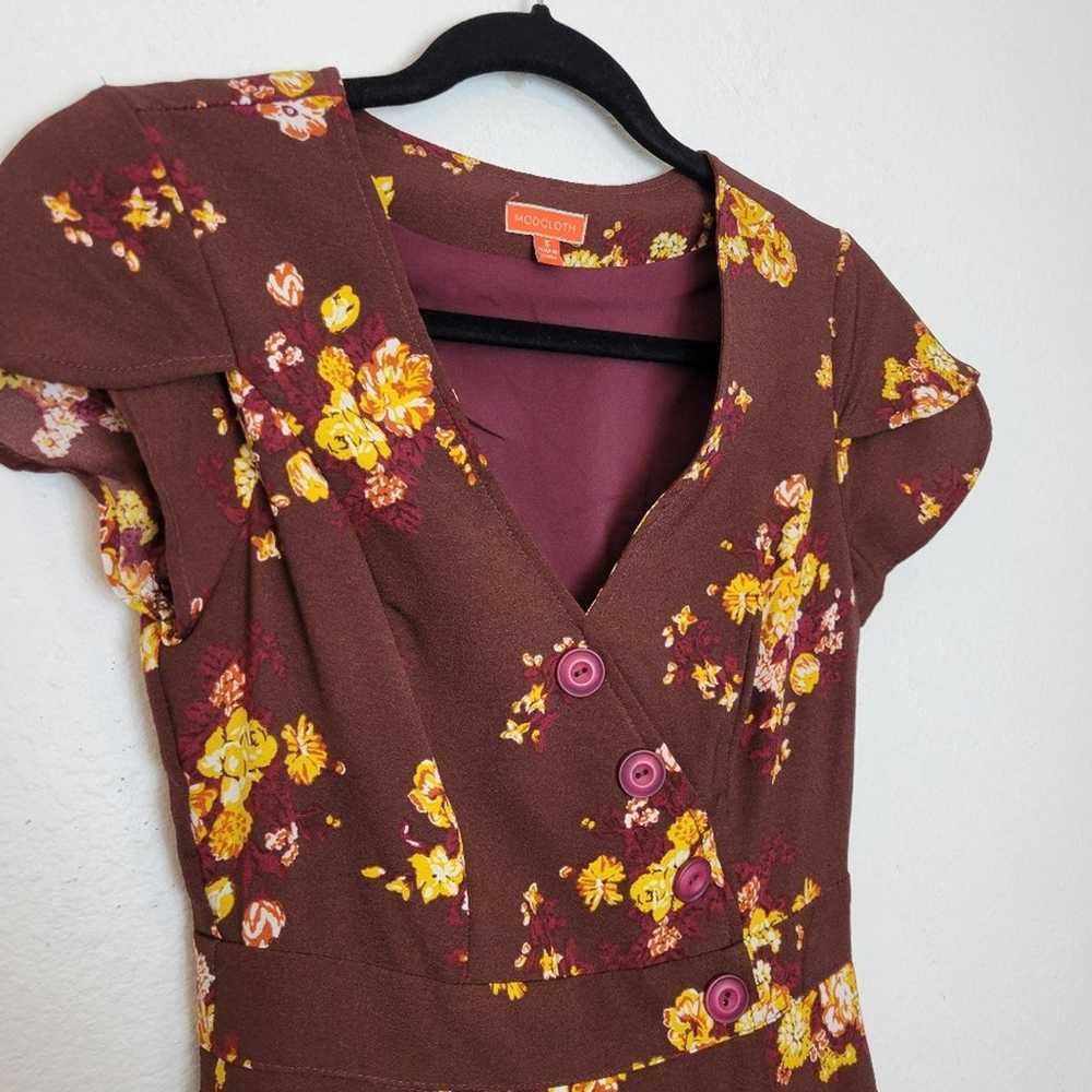 MODCLOTH Sentimental Brown Floral A-Line Dress Po… - image 4