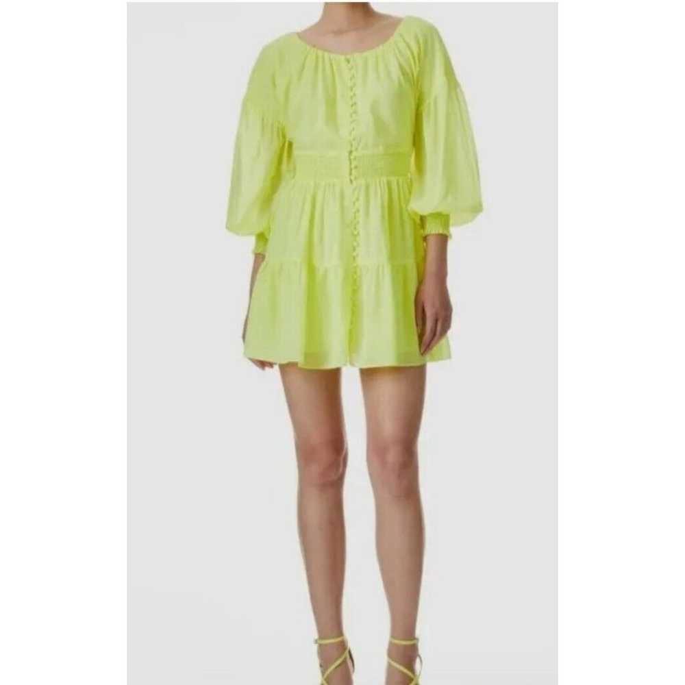 Alice + Olivia Kiara Button-Front Tiered Short Dr… - image 2