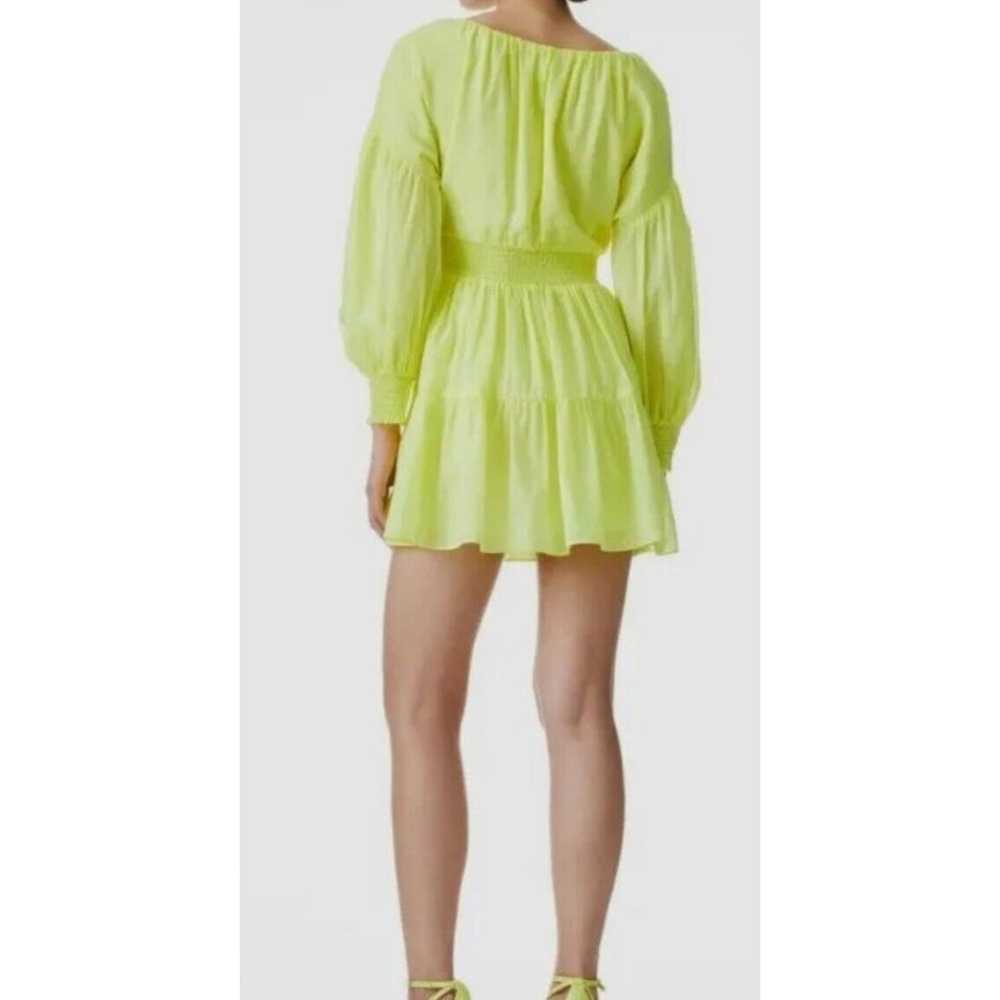 Alice + Olivia Kiara Button-Front Tiered Short Dr… - image 3