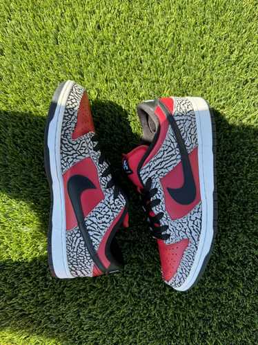 Nike Nike SB Dunk Low Supreme Red Cement