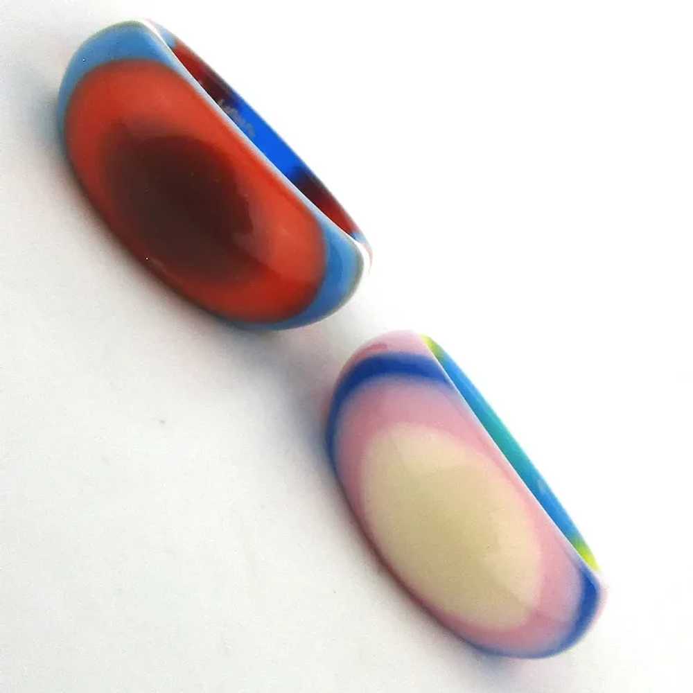 Pair of Vintage Lucite Striped Rings Size 7.5 - image 6