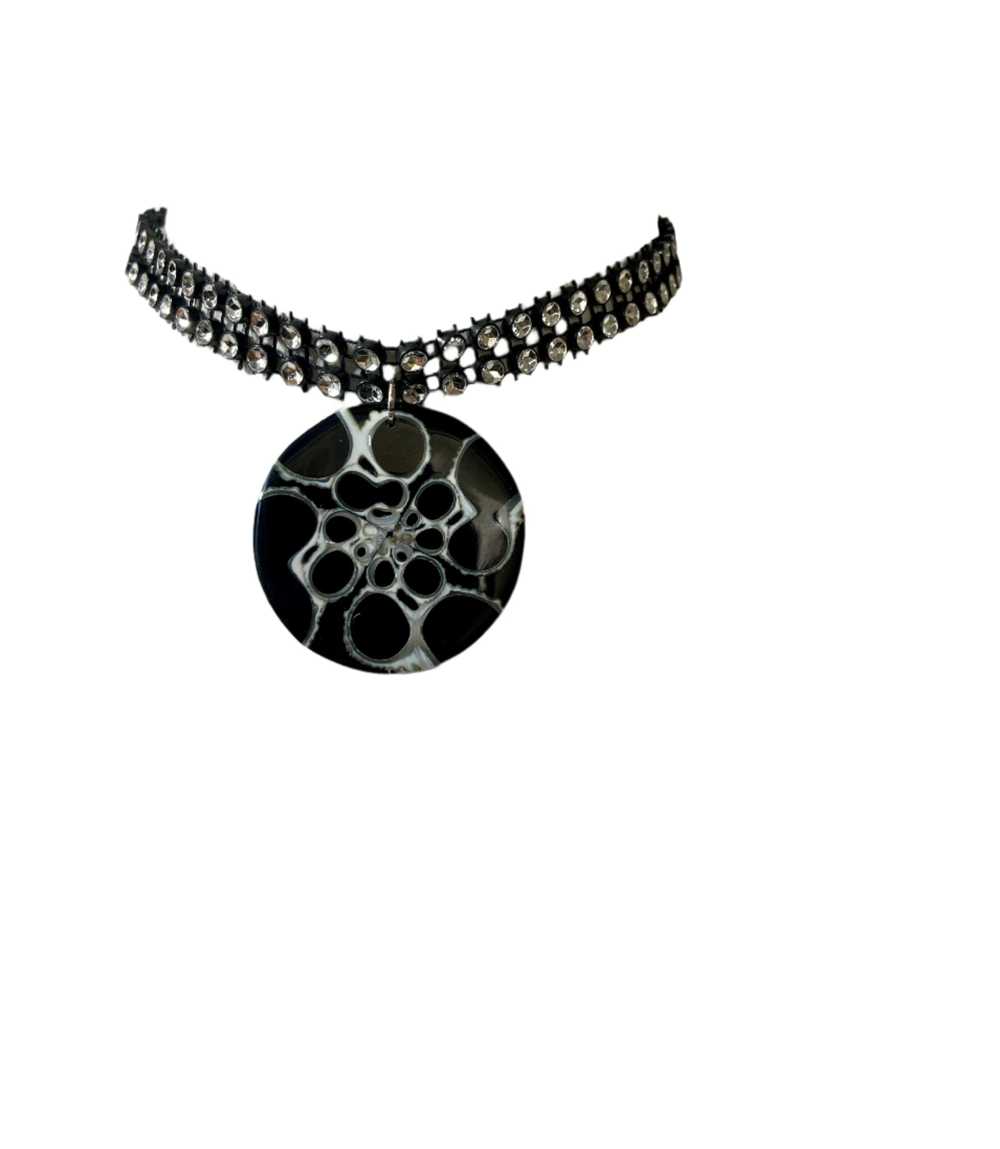 Black glass circle - image 1