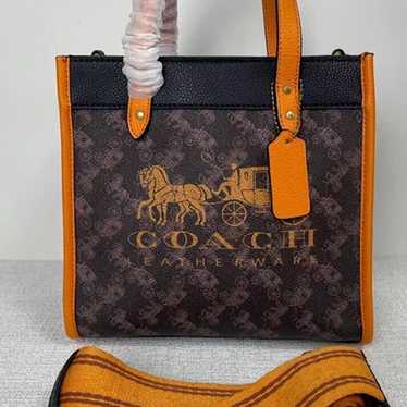 coach bag Tote 22 With Horse And Carriage Print An