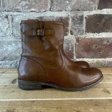 FRYE Pippa Back Zip Short Boot Cognac Brown Leath… - image 1