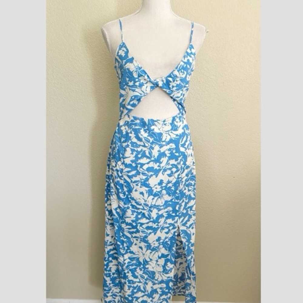 ACOA Front Twist Floral Midi Dress Blue/White Med… - image 3