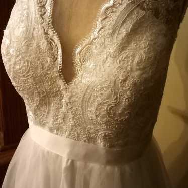 Beautiful wedding dress by jjs size 16 new with t… - image 1